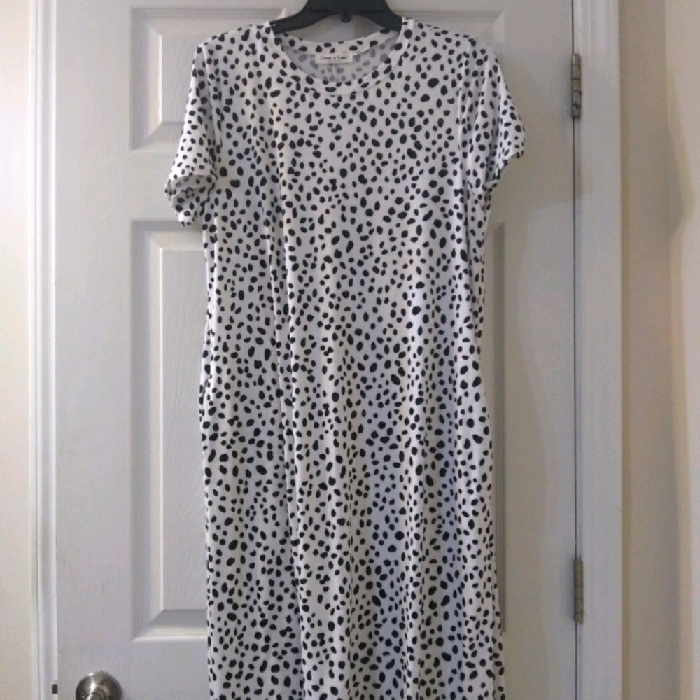 T-shirt style dalmation print dress